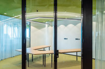Nayada реализовала проект перегородок NAYADA-Twin и дверями MAGIC Lite 45 в Бизнес Центре