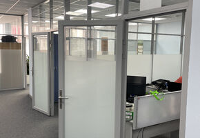 NAYADA-Standart в проекте Проект компании Nayada по установке офисных перегородок и дверей в «Ленэлектромонтаж»