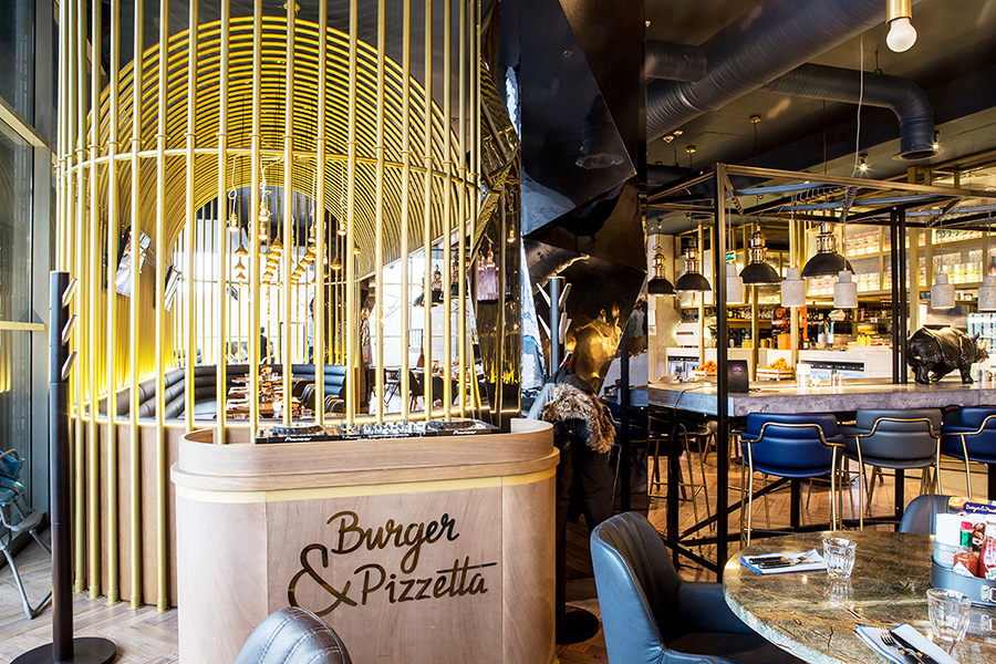 Фото Сложносочиненное ресторанное пространство с яркими акцентами: NAYADA для Burger & Pizzetta