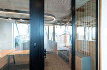 Nayada реализовала проект перегородок NAYADA-Twin и дверями MAGIC Lite 45 в Бизнес Центре
