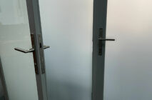 Магнитные замки Nayada для дверей офисных перегородок