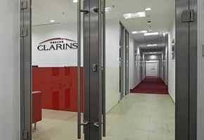 Двери в проекте CLARINS