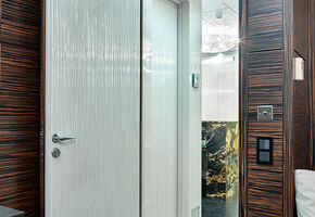 Шпонированные двери Regina в проекте Офис московской компании