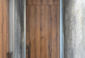 Ламинированные двери в проекте Создание интерьеров, монтаж перегородок, дверей, мебели в фитнес клубе Anvil