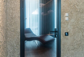 Двери NAYADA-Quadro в проекте Создание интерьеров, монтаж перегородок, дверей, мебели в фитнес клубе Anvil