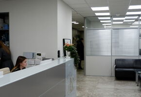 Стойки reception в проекте Перегородки Nayada в офисе Бона Фиде Групп