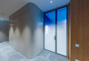 Двери Intero W в проекте Проект Nayada в офисе крупной компании
