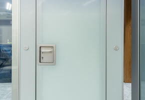 Двери Intero W в проекте Проект Nayada в офисе крупной компании