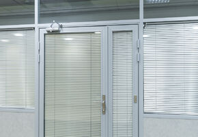 Двери VITRAGE I,II в проекте Проект Nayada по установке офисных стационарных перегородок в Экспоцентре