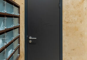Ламинированные двери в проекте Проект Nayada по установке дверей в офисе управляющей компании ЖК Квартал 38А
