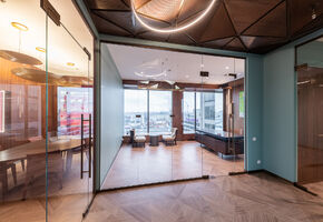 Проект Nayada по установке систем перегородок, проектной мебели и акустических потолков в офис «Юникорн», Москва