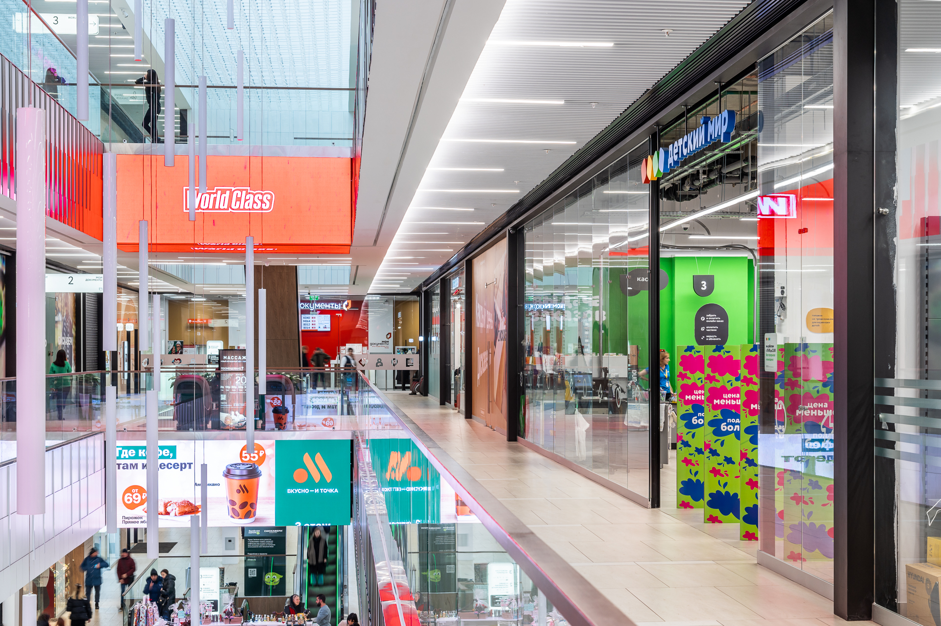 Фото проекта: Проект Nayada по установке стеклянных перегородок, ограждений и панелей в ТЦ Discovery. Изображение № 8