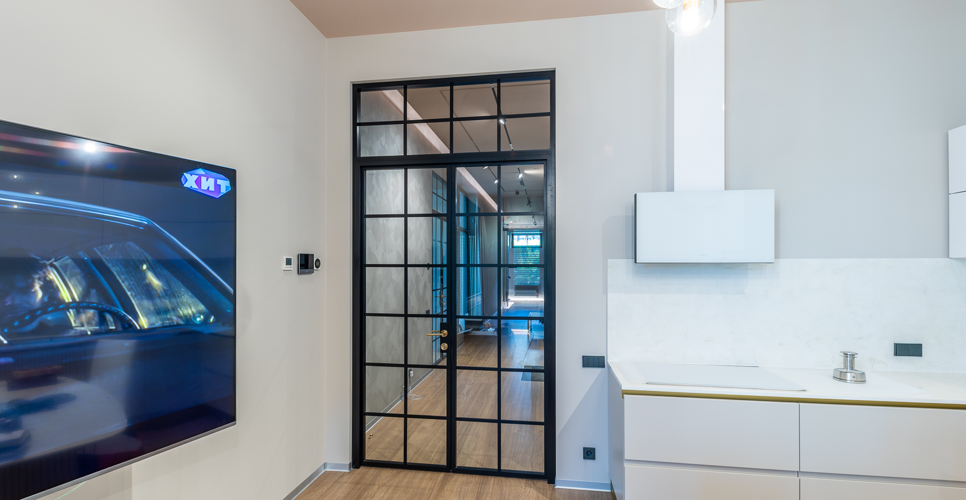 Фото проекта: Проект Nayada по установке дверей NAYADA-Quadro в частном коттедже. Изображение № 4