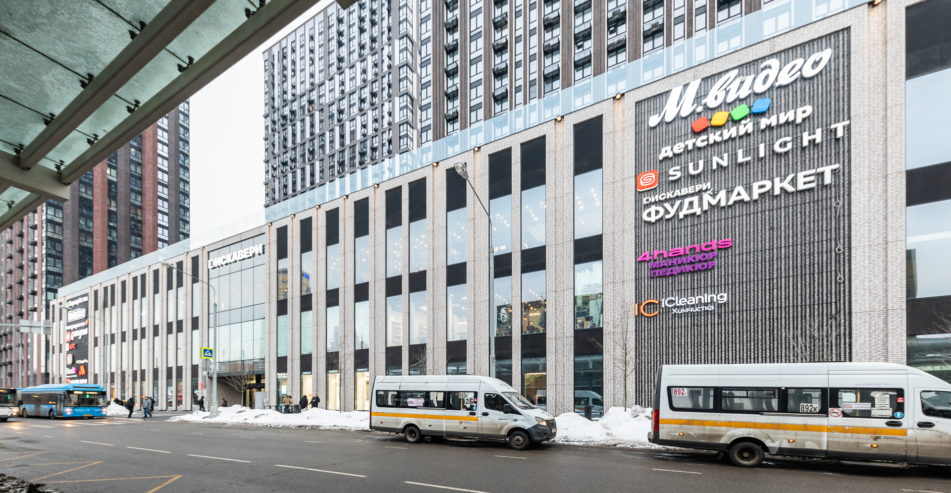 Фото проекта: Проект Nayada по установке стеклянных перегородок, ограждений и панелей в ТЦ Discovery. Изображение № 14