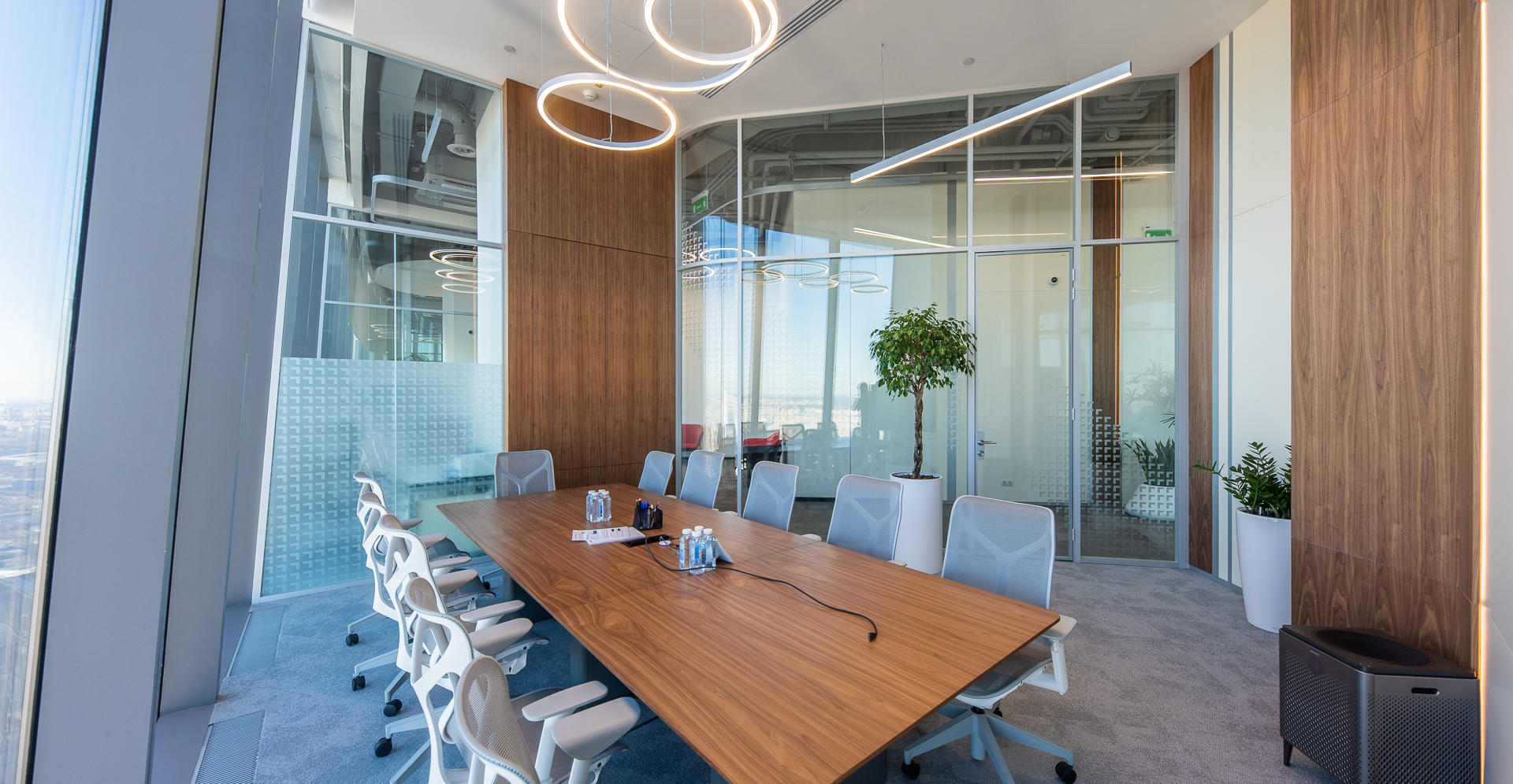 Фото проекта: Nayada установила перегородки в офисе PESCO. Изображение № 5