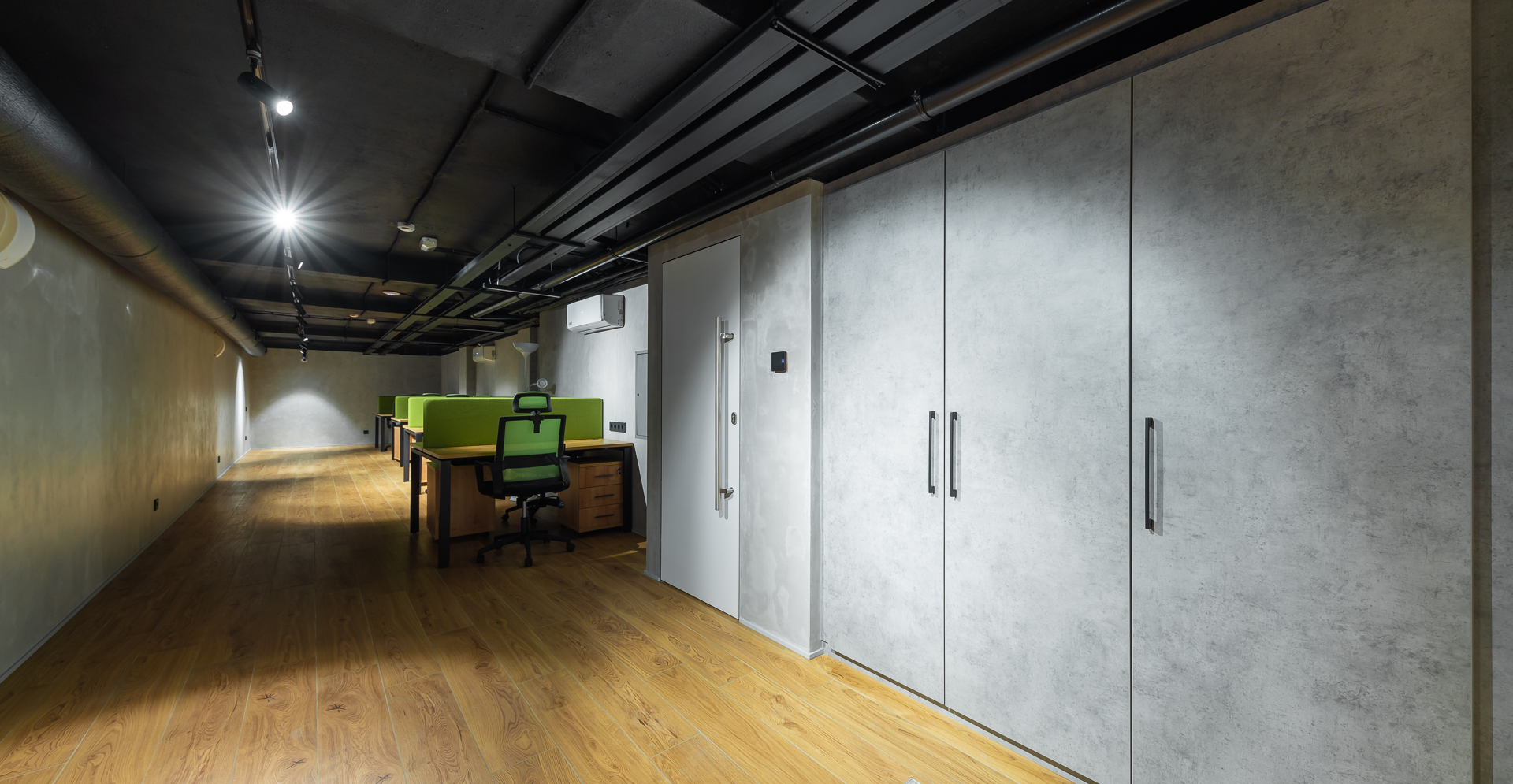 Фото проекта: Проект Nayada по установке системы перегородок в салон груминга. Изображение № 2