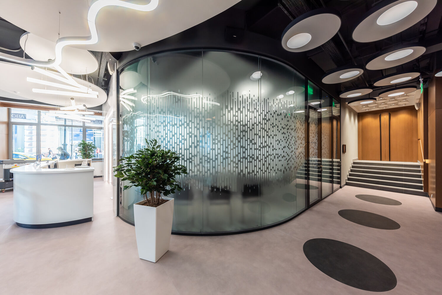Перегородки Nayada Twin и SmartWall H7 в офисе  госучреждения