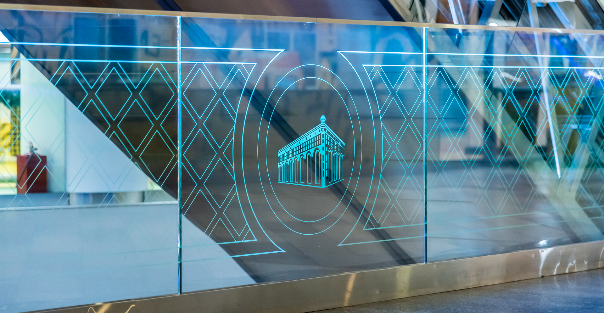 Фото проекта: Проект Nayada по установке перегородок, ограждений и мебели в &laquo;Центральном Детском Магазине на Лубянке&raquo;. Изображение № 11