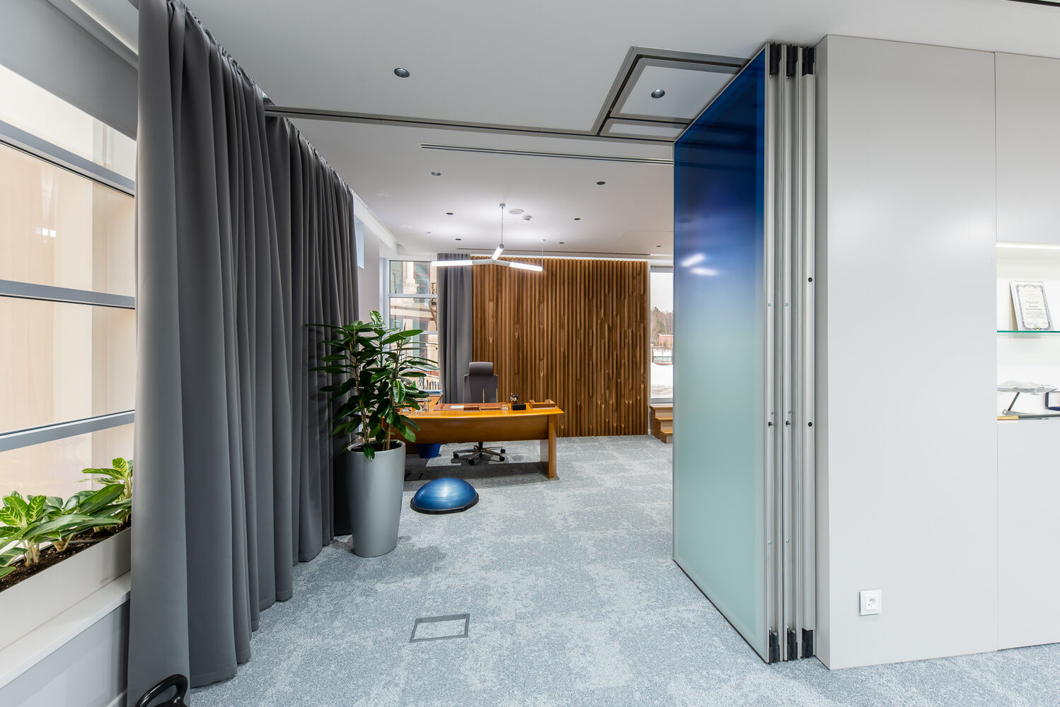 Трансформируемые стеклянные перегородкиNAYADA SmartWall-WG5