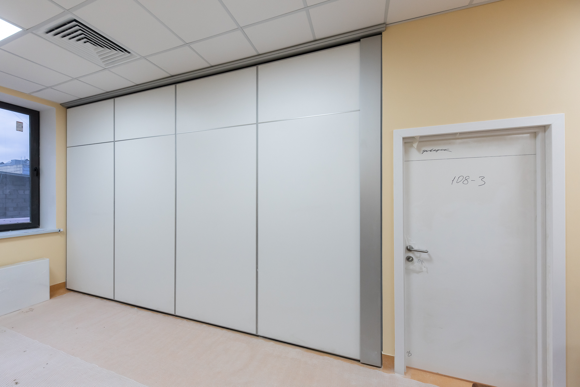 NAYADA SmartWall H3 образует сплошную глухую стену