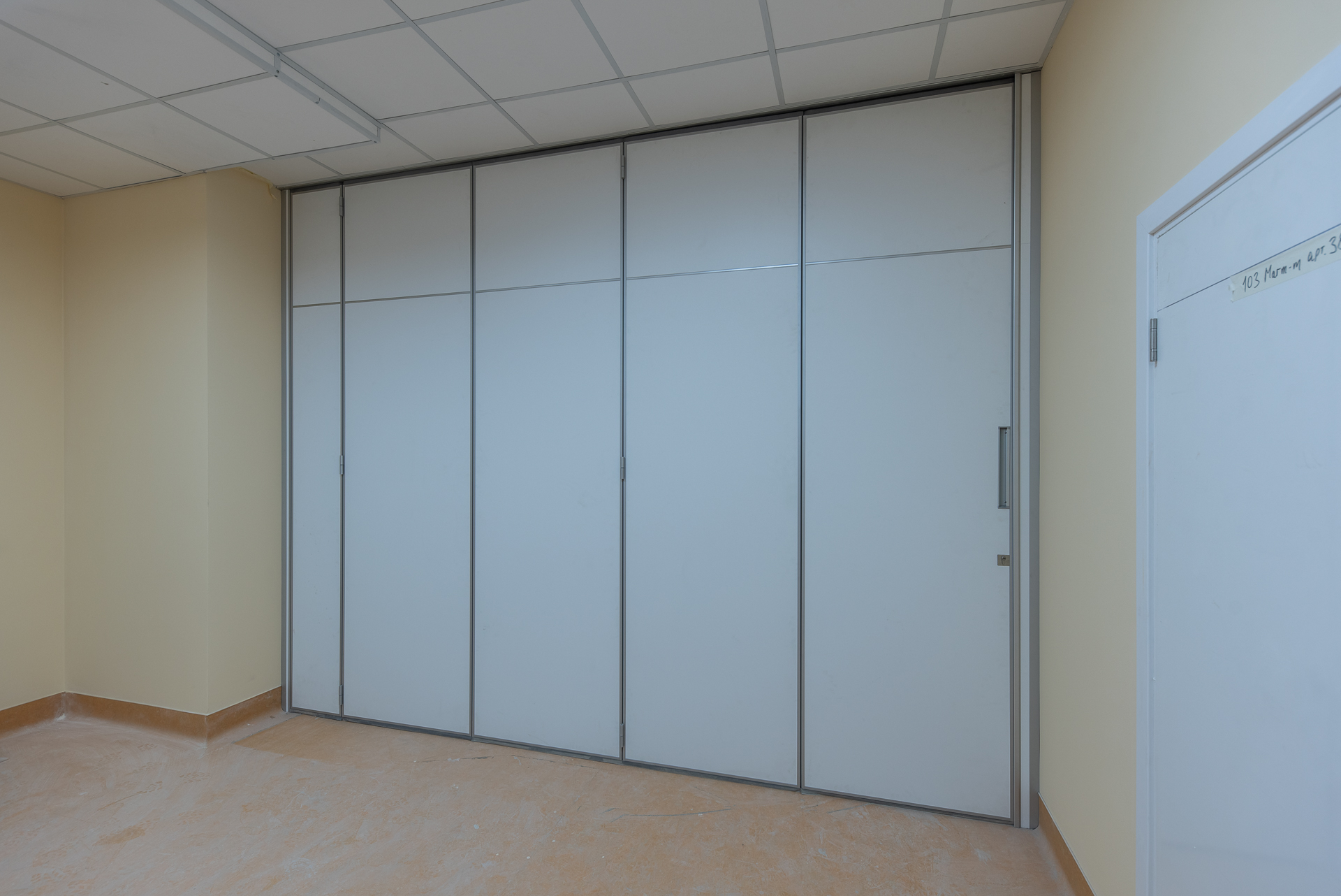 Nayada поставила раздвижные перегородки NAYADA SmartWall H3