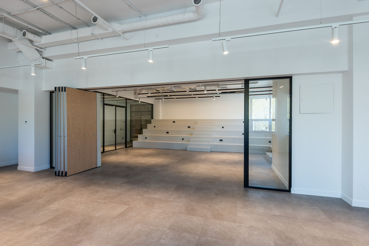 Системы раздвижных перегородок SmartWall H5