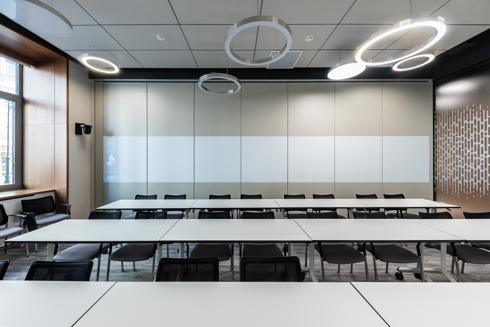 Раздвижная звуконепроницаемая перегородкаNAYADA SmartWall H7
